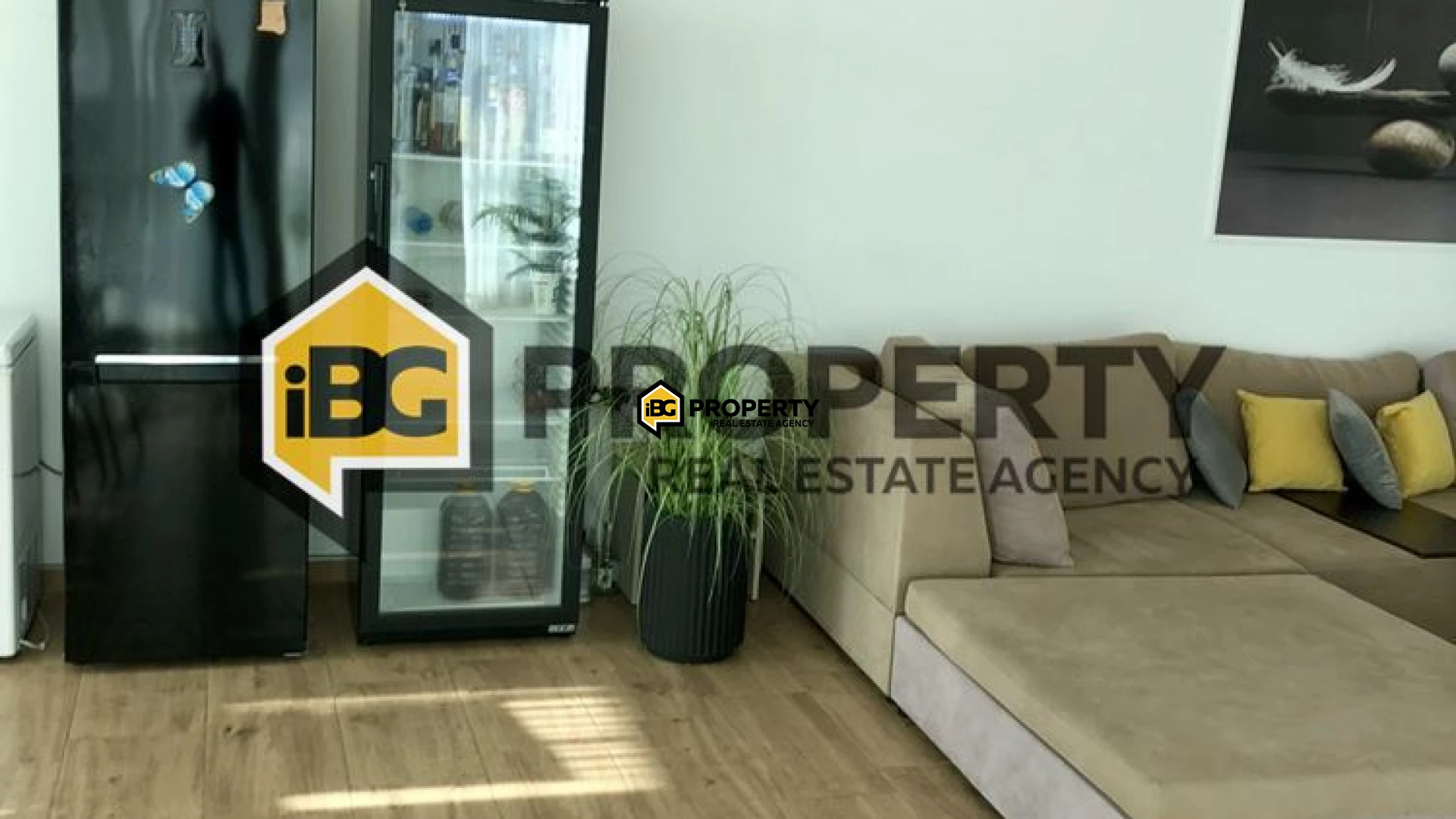 Продается 3-комнатная квартира на первой линии моря – г. Бяла